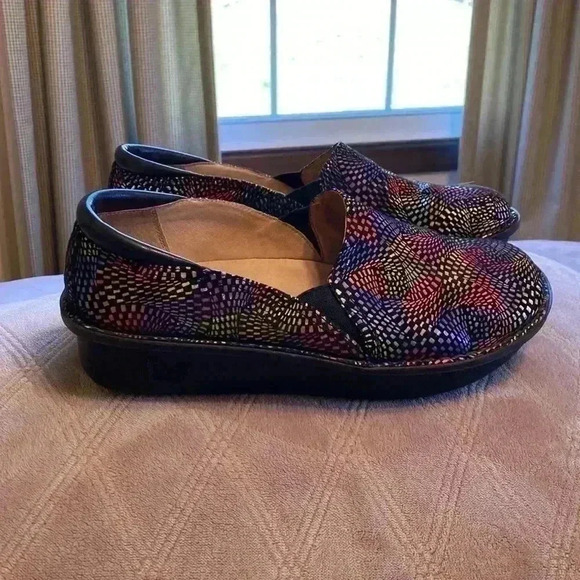 Algeria Deb-777 Size 40 or 9.5/10US Rainbow Slip on Clogs Nursing Shoe. - Picture 3 of 10